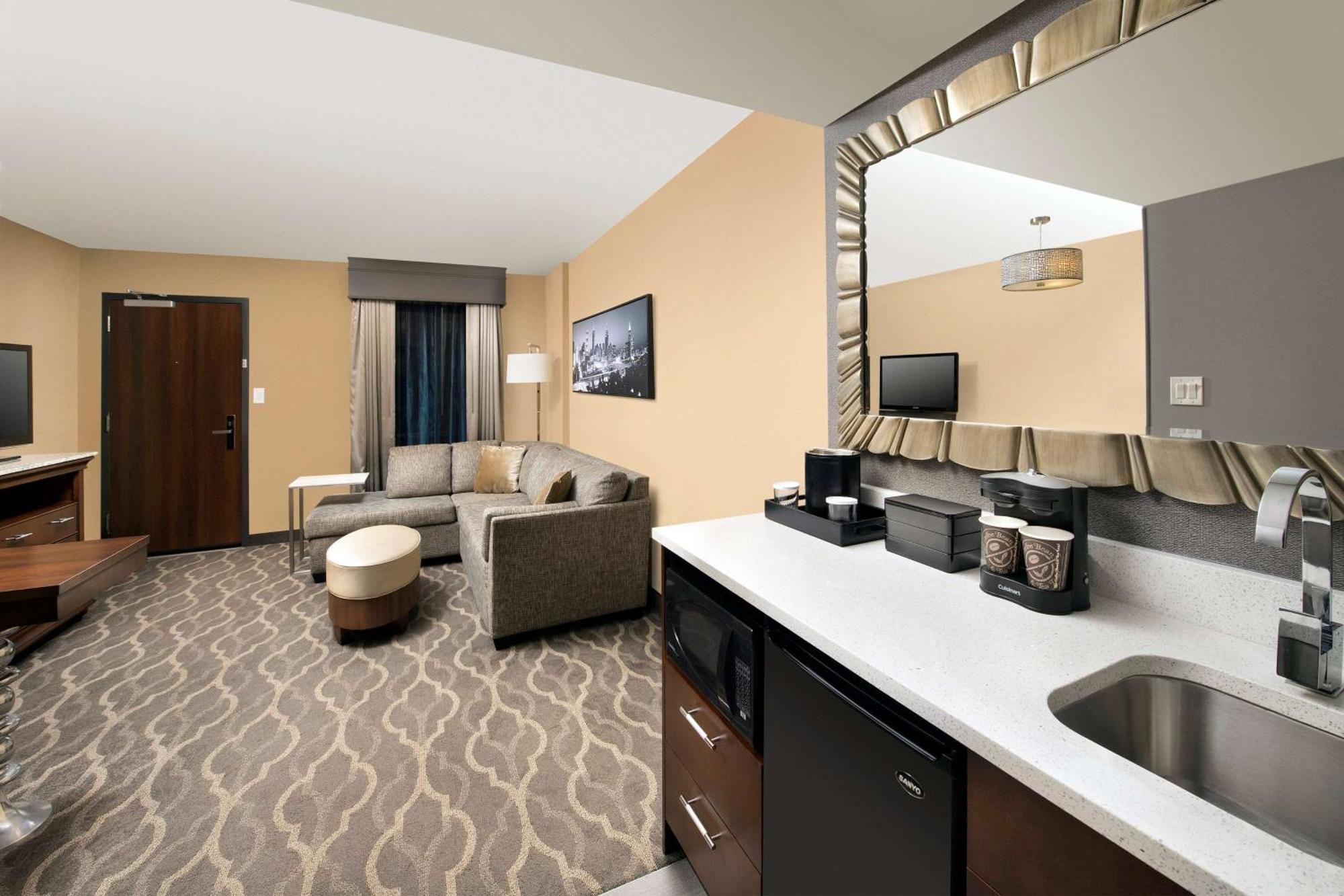 Embassy Suites By Hilton Atlanta Airport College Park Exterior foto