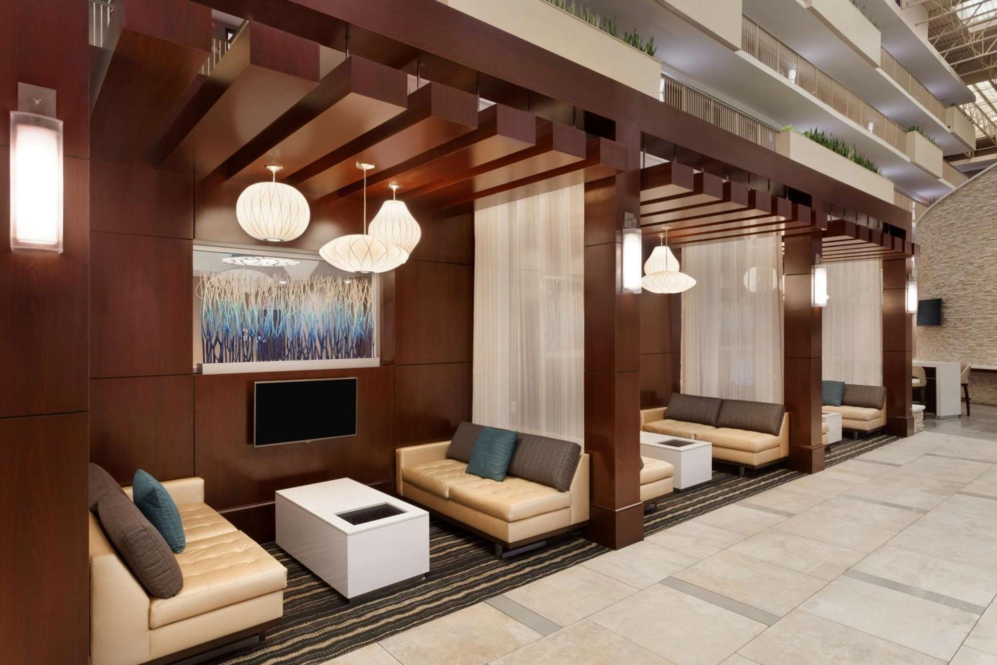 Embassy Suites By Hilton Atlanta Airport College Park Exterior foto