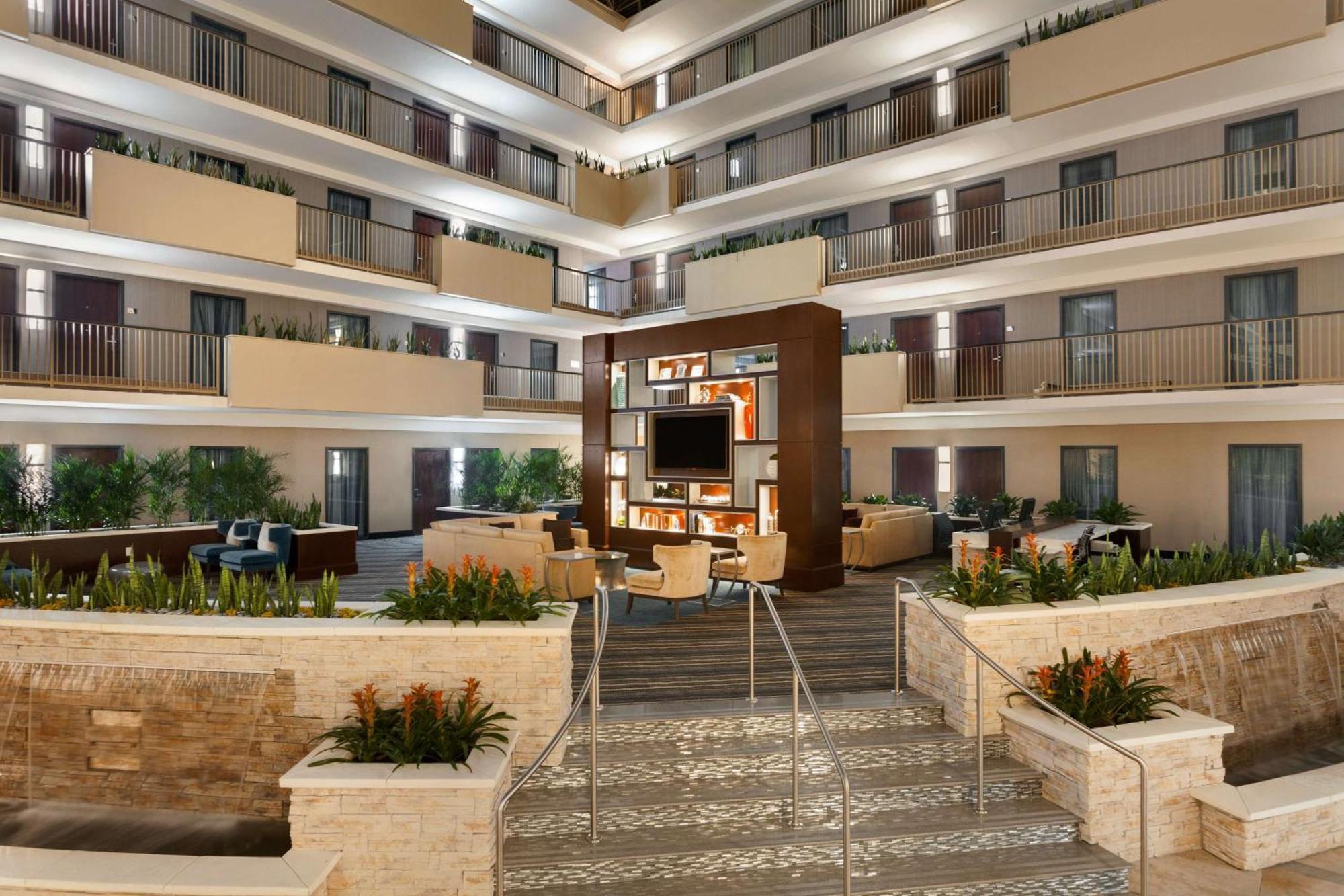 Embassy Suites By Hilton Atlanta Airport College Park Exterior foto